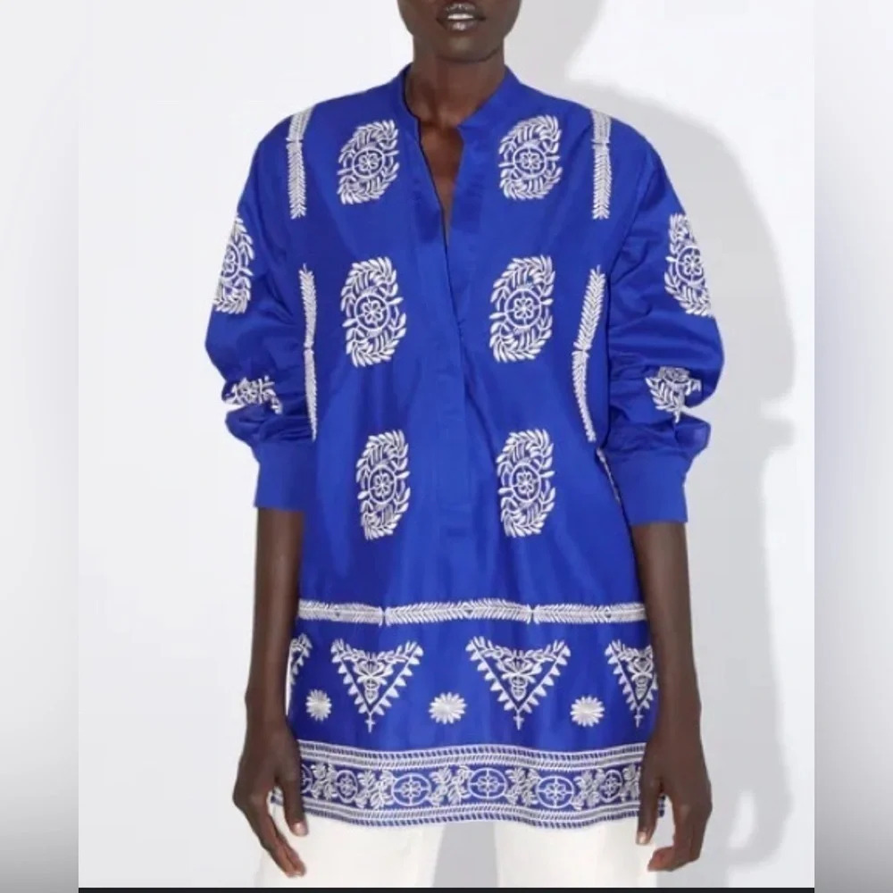 Zara blue cotton tunic top contrasting embroidery Size Small 2800